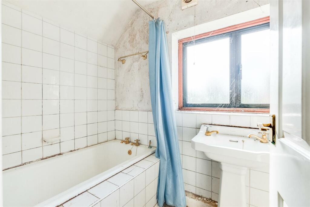 Additional image 12 of Neston Road, Willaston, Neston