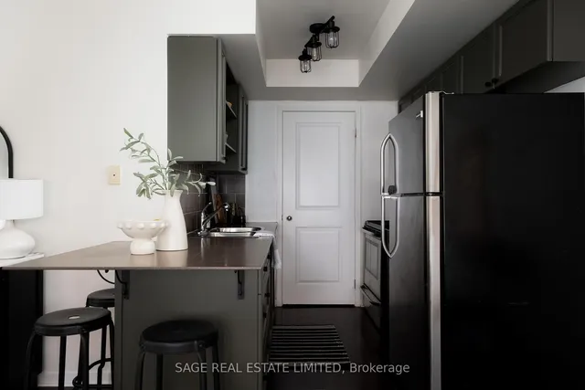 Additional image 8 of 72 Munro St Unit 3