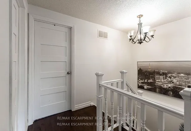 Additional image 23 of 2323 Glastonbury Rd