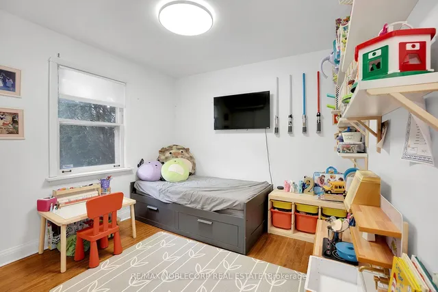 Additional image 16 of 77 Lonborough Ave