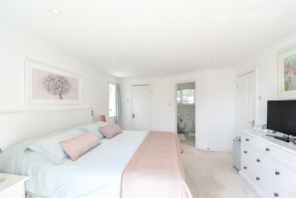 Additional image 13 of Beach Road, Swanbridge, Penarth