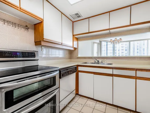 Additional image 12 of 5444 Yonge St Unit 1102A