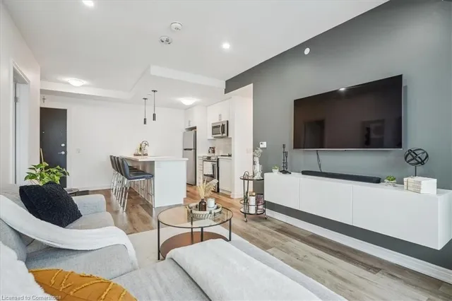 Additional image 9 of 2750 King St Unit 404