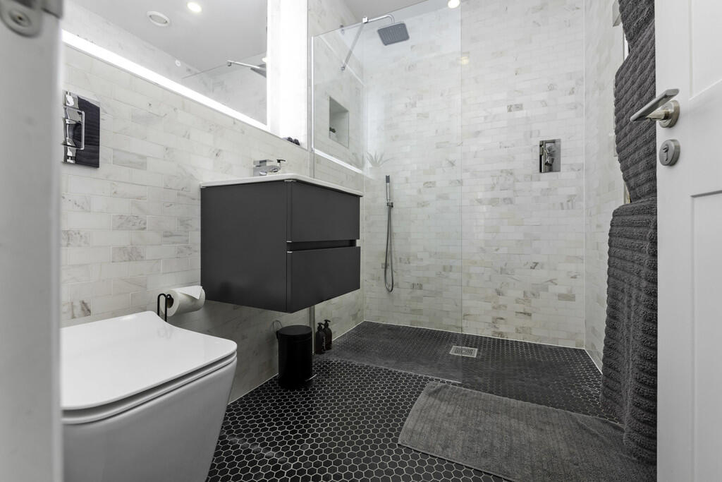 Additional image 10 of Marine House, Mount Stuart Square