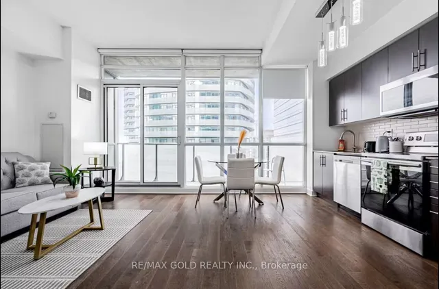 Additional image 13 of 55 Bremner Blvd Unit 2811