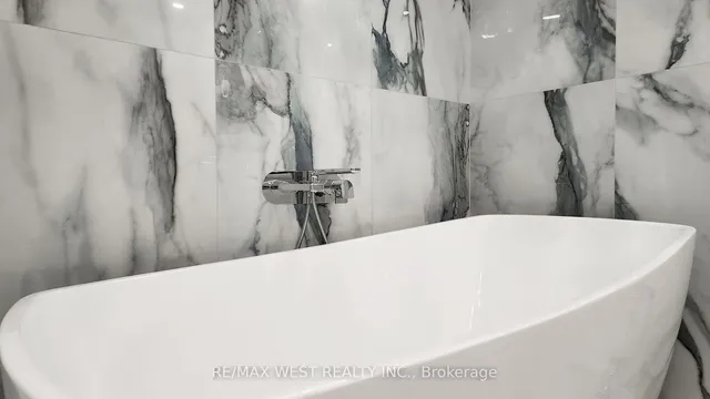 Additional image 30 of 900 Yonge St Unit 1403