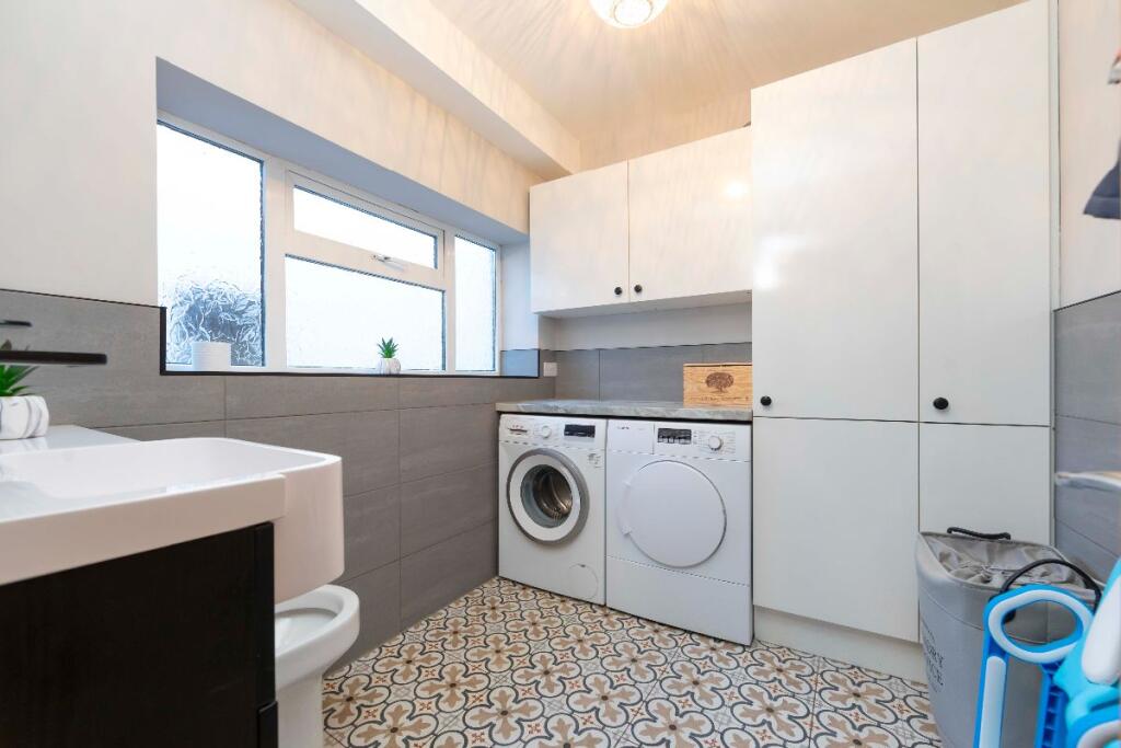 Additional image 6 of Brynyderw, Oakland Street, Bedlinog, Treharris