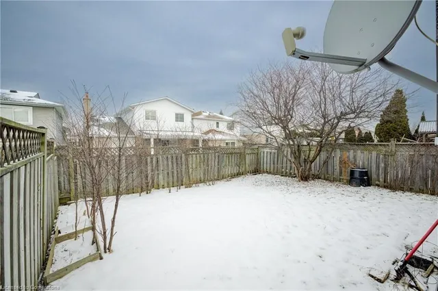 Additional image 32 of 62 Robson Cres