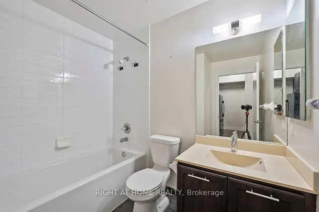 Additional image 18 of 135 Village Green Sq Unit 621