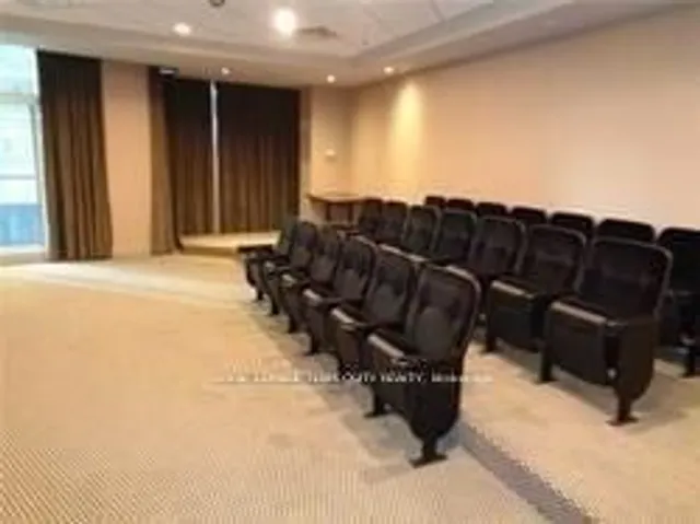 Additional image 10 of 30 Grand Trunk Cres Unit 503