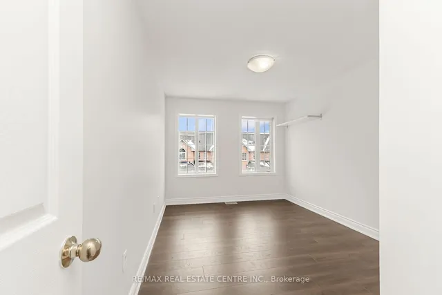 Additional image 27 of 359 Bussel Cres