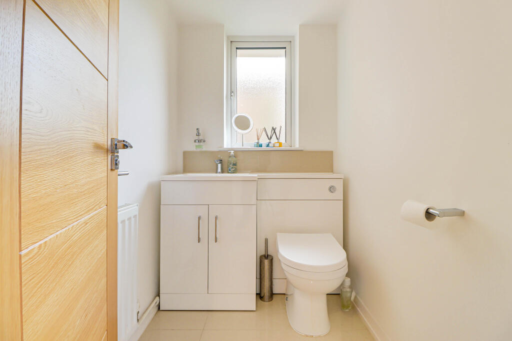 Additional image 10 of Hawthorn Way, St. Albans, Hertfordshire, AL2