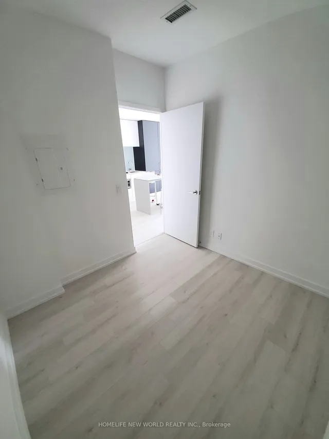 Additional image 6 of 33 Helendale Ave Unit 2013