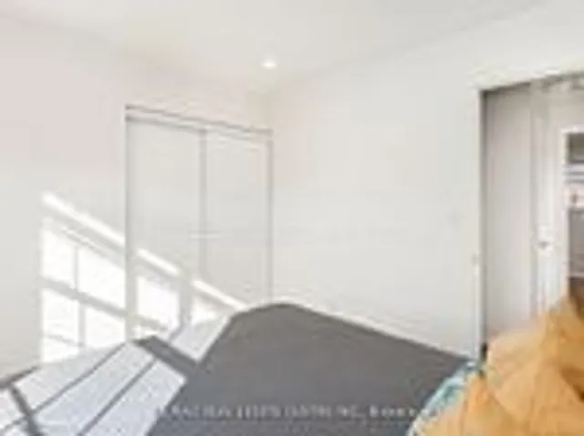 Additional image 21 of 1096 Barclay Circ