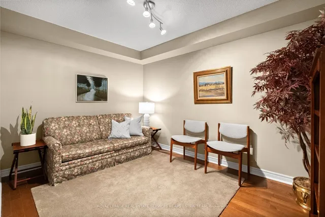 Additional image 18 of 645 Millwood Rd Unit 102