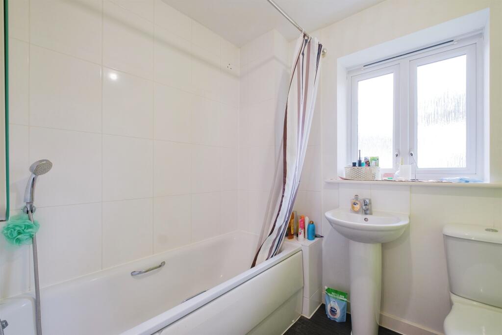 Additional image 10 of Strachey Close, Saffron Walden