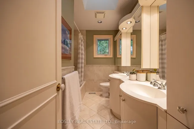 Additional image 36 of 195 Upper Canada Dr