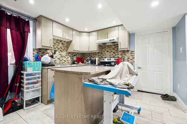 Additional image 26 of 22 Lynmont Rd