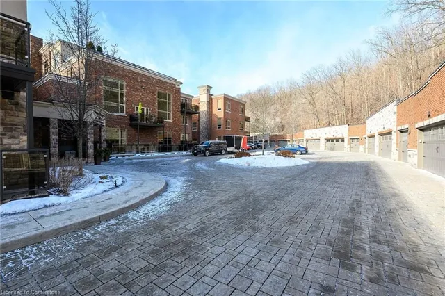 Additional image 32 of 397 King St Unit 205
