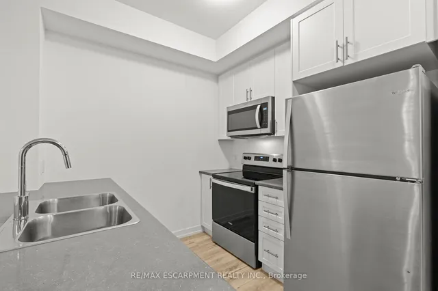 Additional image 9 of 460 Dundas St Unit 422