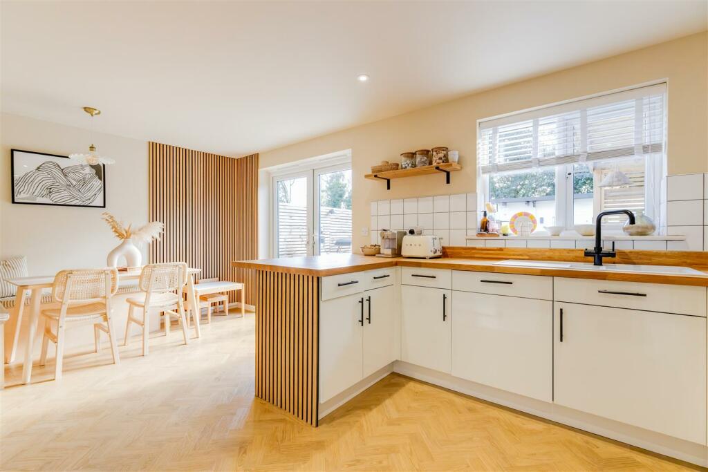 Additional image 3 of Plasnewydd Walk, Llantwit Major, Vale of Glamorgan, CF61 2YW