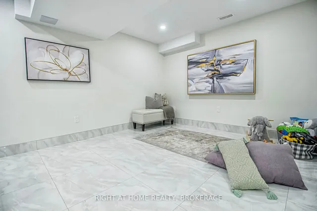 Additional image 26 of 370 Stonehenge Dr Unit 9