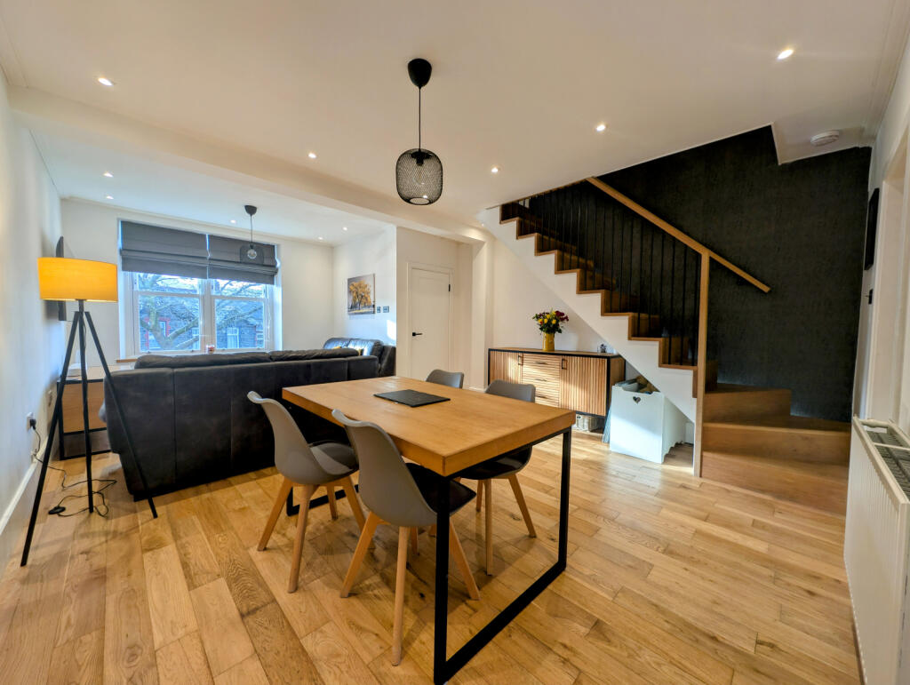 Additional image 5 of The Triangle, Caegarw