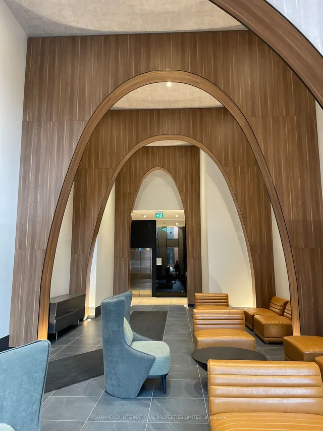 Additional image 2 of 270 Dufferin St Unit 1023