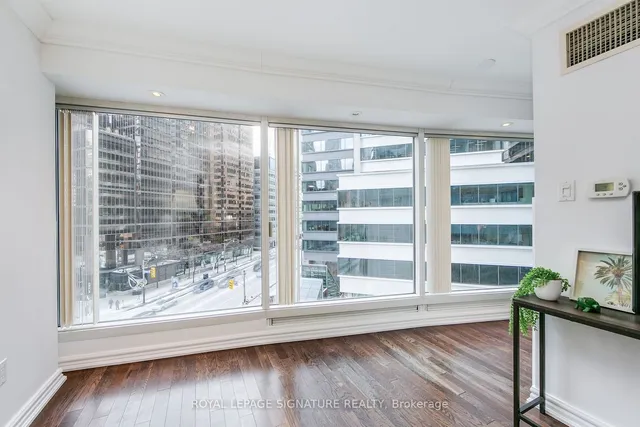 Additional image 19 of 33 University Ave Unit 605