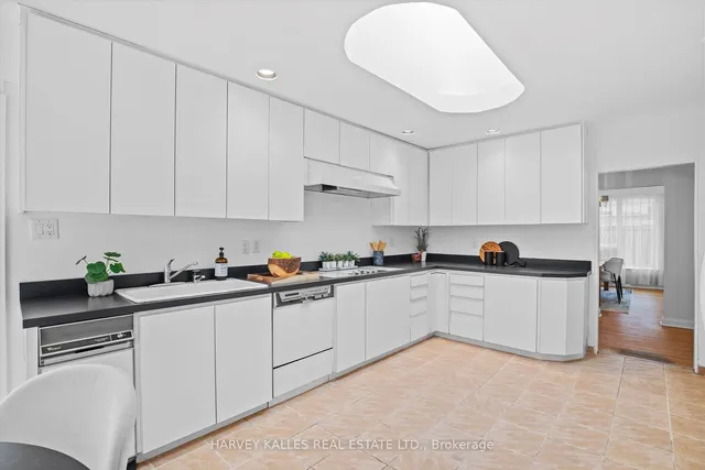 Additional image 13 of 121 Hove St