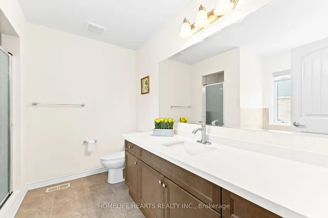 Additional image 26 of 915 Penson Cres