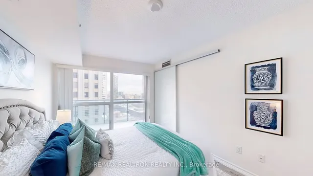 Additional image 29 of 386 YONGE ST St Unit 1104