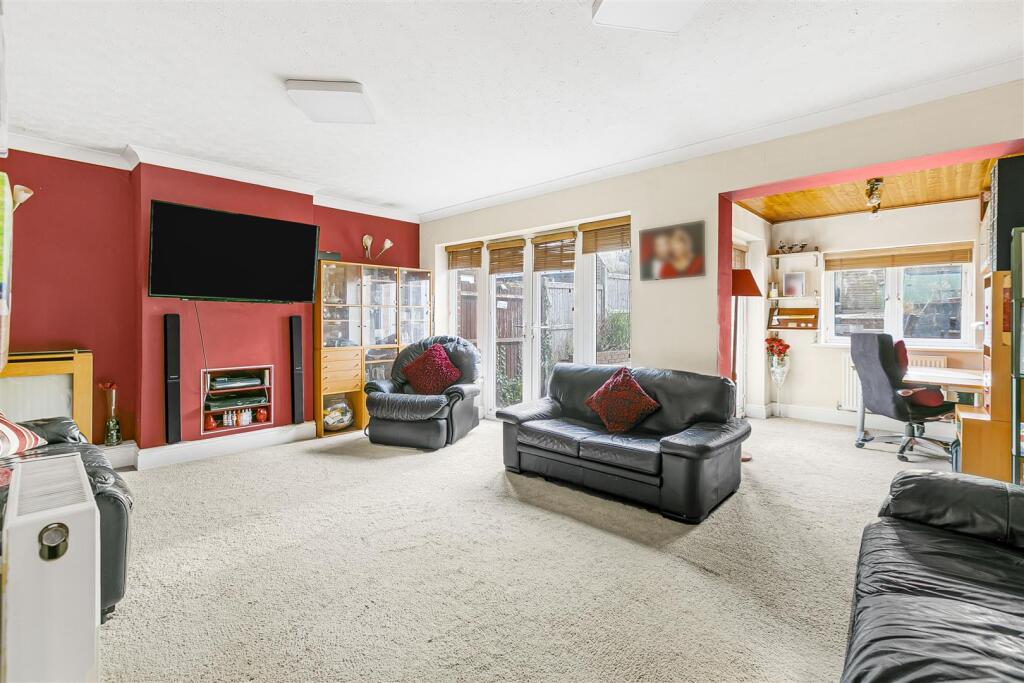 Additional image 9 of Far End, Hatfield
