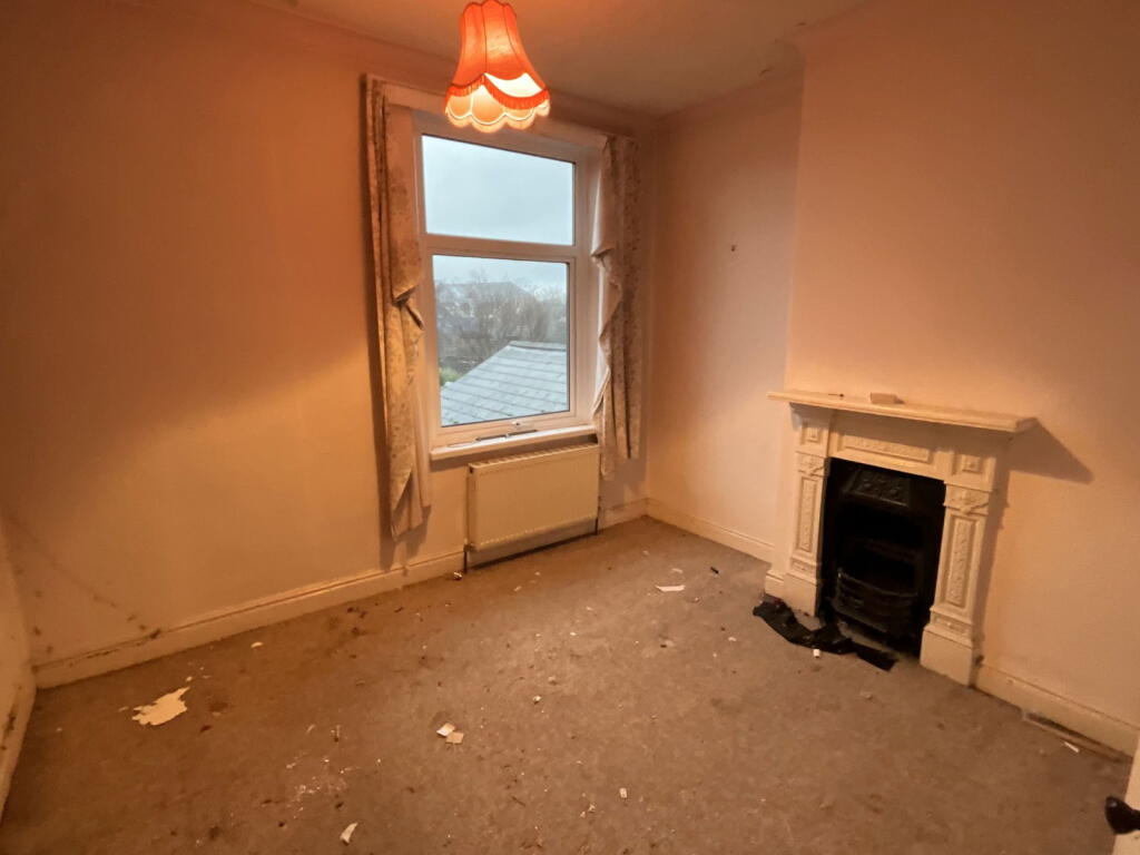 Additional image 7 of ROWLEY REGIS, Avenue Road