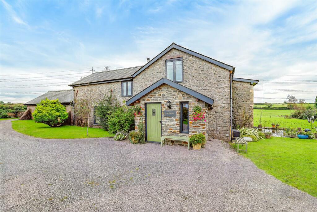 Additional image 10 of Kwisha, The Germonds, Watery Lane, Welsh St Donats, CF71 7SS