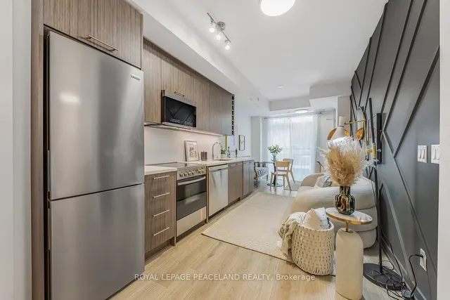 Additional image 7 of 266 Finch Ave Unit 15