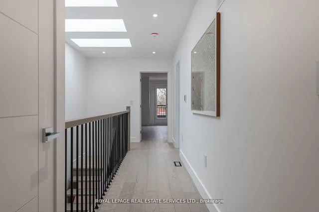 Additional image 32 of 241B Evelyn Ave