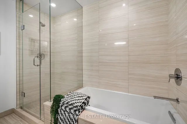 Additional image 26 of 170 Avenue Rd Unit 601