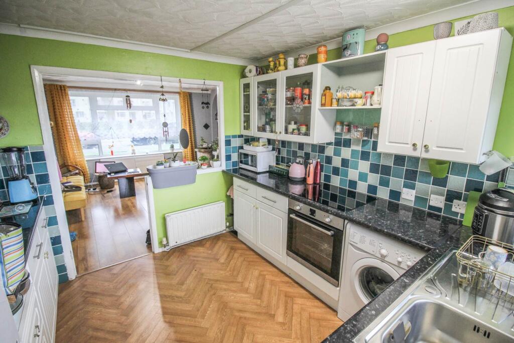 Additional image 4 of Weston super Mare**2 Bedroom Ground Floor Flat with Garden**