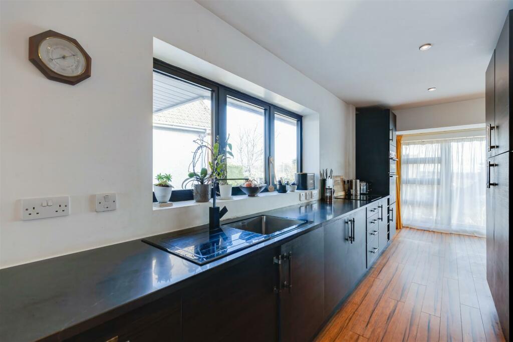 Additional image 11 of Church View, Llanblethian, Cowbridge, Vale of Glamorgan, CF71 7JJ