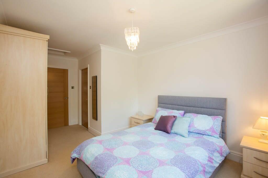 Additional image 38 of Kings Drive, CH48