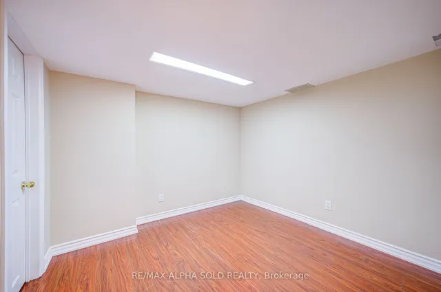 Additional image 37 of 126 Chapel Park Sq