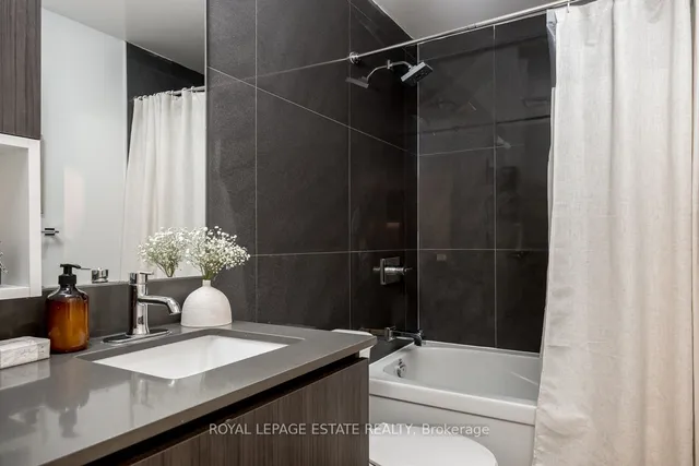 Additional image 12 of 665 Queen St Unit 408