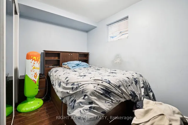 Additional image 27 of 22 Lynmont Rd