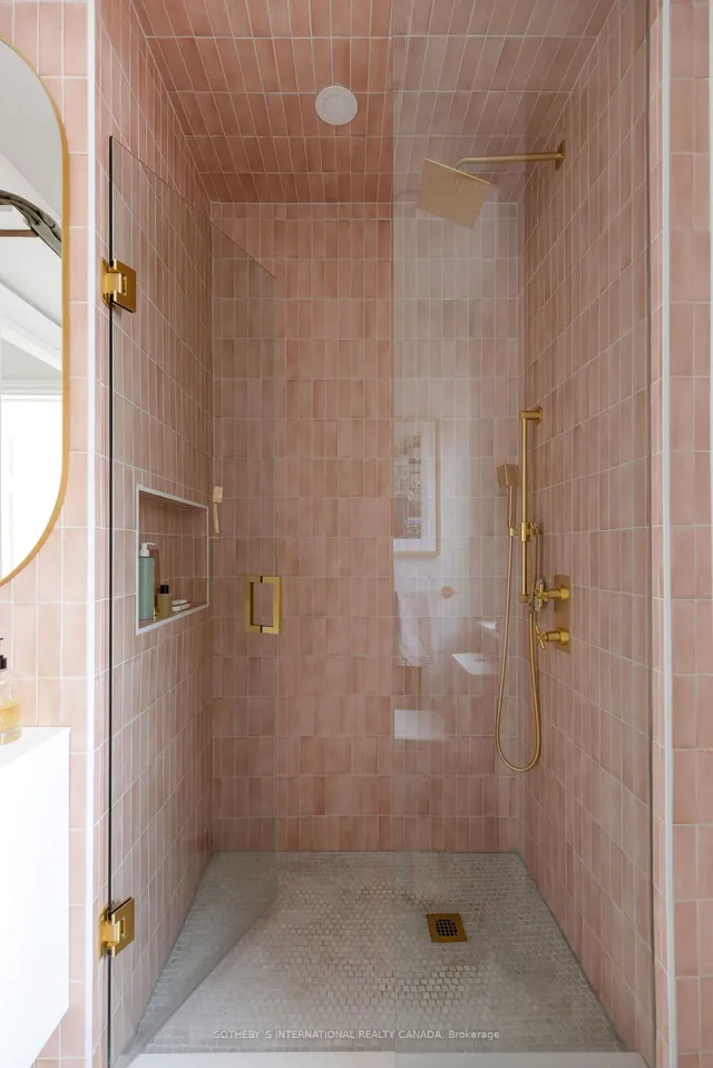 Additional image 22 of 107 Oxford St