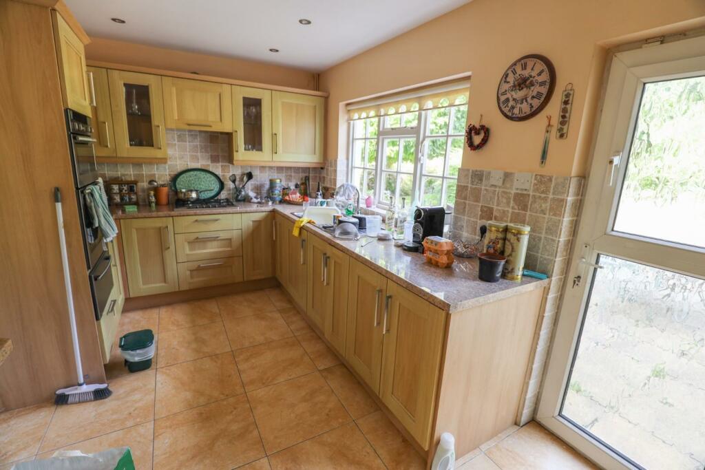 Additional image 3 of 2 Whitehouse Close, Flanders Road, Llantwit Major, Vale Of Glamorgan, CF61 1RL