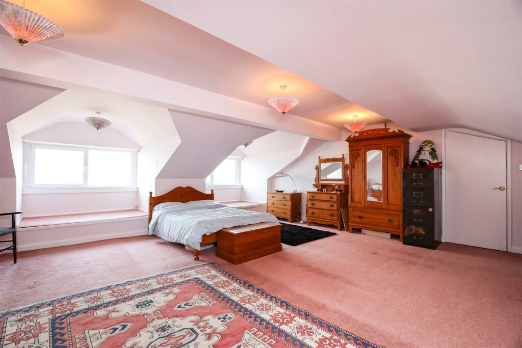 Additional image 12 of Sutton Lane, Ogmore By Sea, Vale Of Glamorgan, CF32 0PE