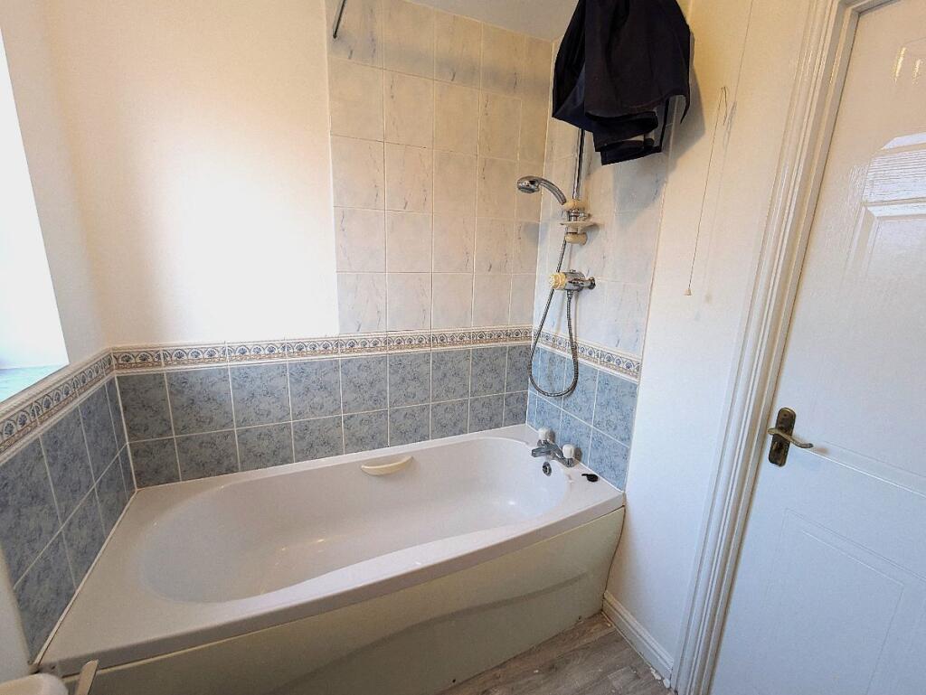 Additional image 7 of Third Floor Apartment, Glan Y Mor, Y Rhodfa, Barry, CF63 4BB