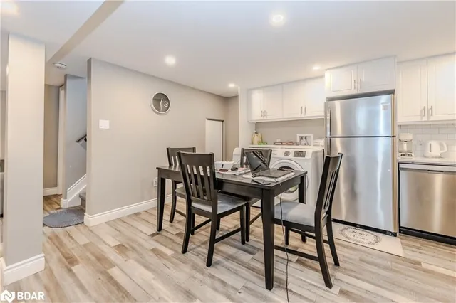 Additional image 20 of 55 Silver Aspen Cres