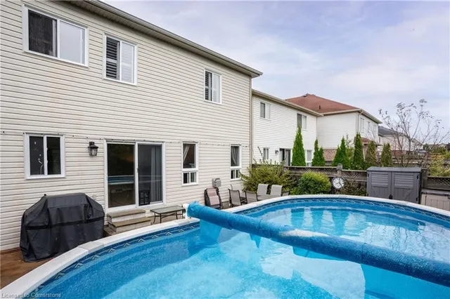 Additional image 40 of 93 Bradley Ave